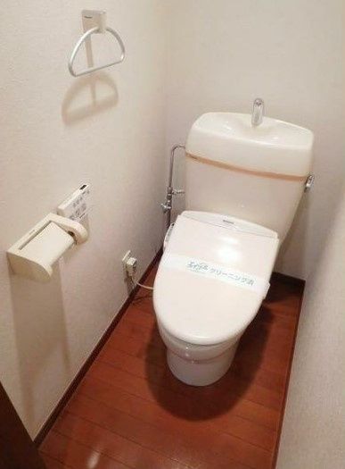 トイレ　別号室参考写真です