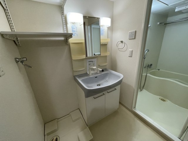 洗面設備　(参考)同マンション同間取り他部屋の写真