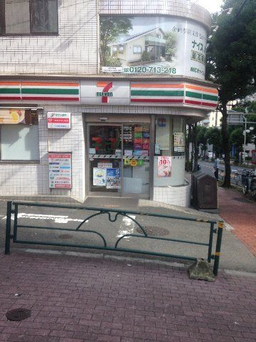 コンビニ　セブンイレブン大森駅北店（コンビニ）まで75m