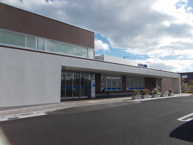 銀行　七十七銀行六丁目支店（銀行）まで4100m