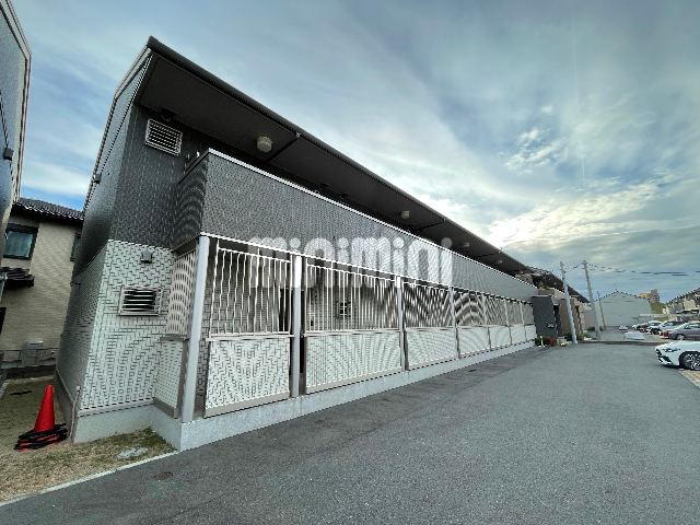 建物外観　南向き、日当たり良好
