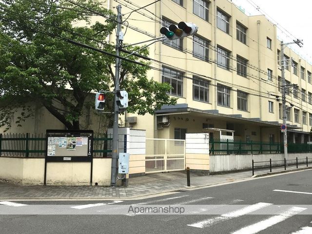 小学校　湯里小学校（小学校）まで501m