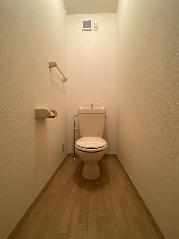 トイレ　トイレもきれいです