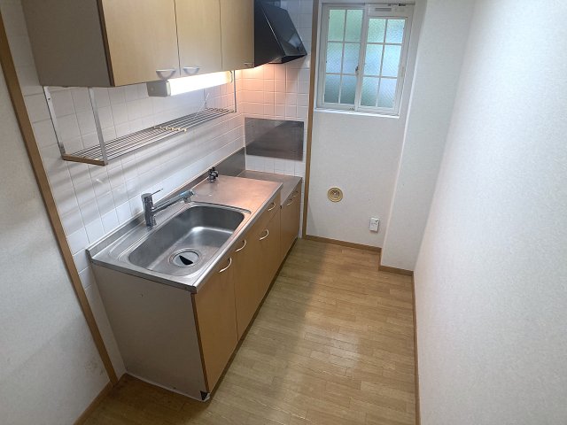 キッチン　ゆったり使えるキッチンスペース