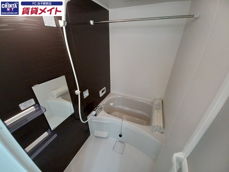 バス・シャワールーム　別部屋参考写真となります