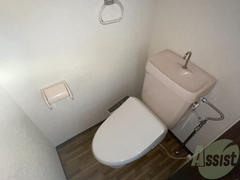 トイレ　温水洗浄便座付きのトイレは、使用しやすそうですね。