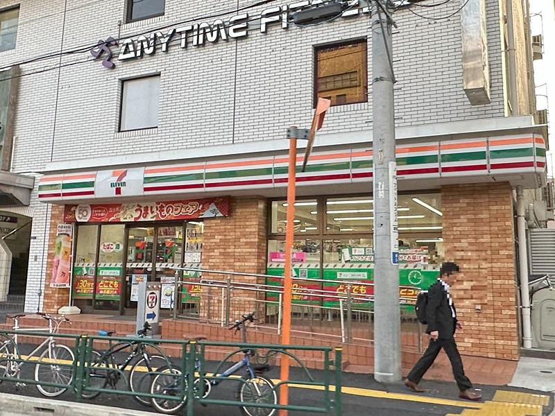 コンビニ　セブン-イレブン 江東区役所前店（コンビニ）まで606m