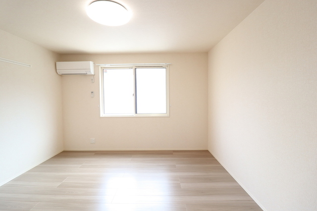 その他部屋・スペース　洋室８帖