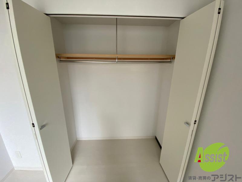 収納　寝室の収納です。部屋がすっきり片付きます。