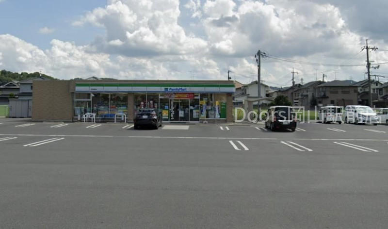 コンビニ　ファミリーマート岡山雄町店（コンビニ）まで953m