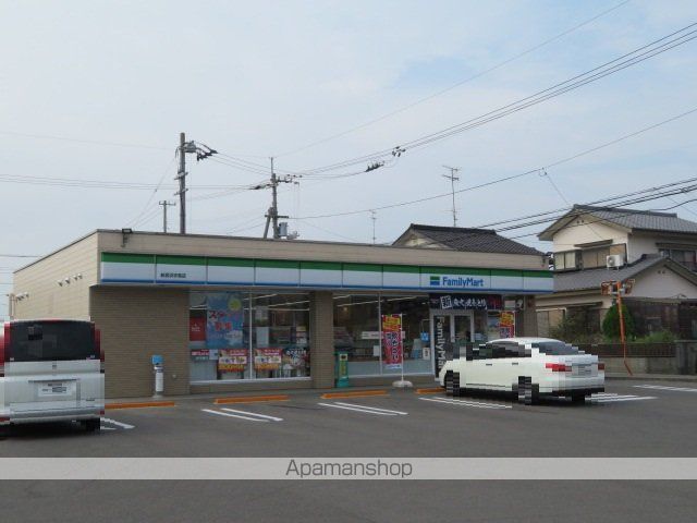 コンビニ　ファミリーマート（コンビニ）まで454m