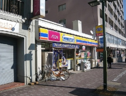 コンビニ　ミニストップ 覚王山駅前店（コンビニ）まで352m