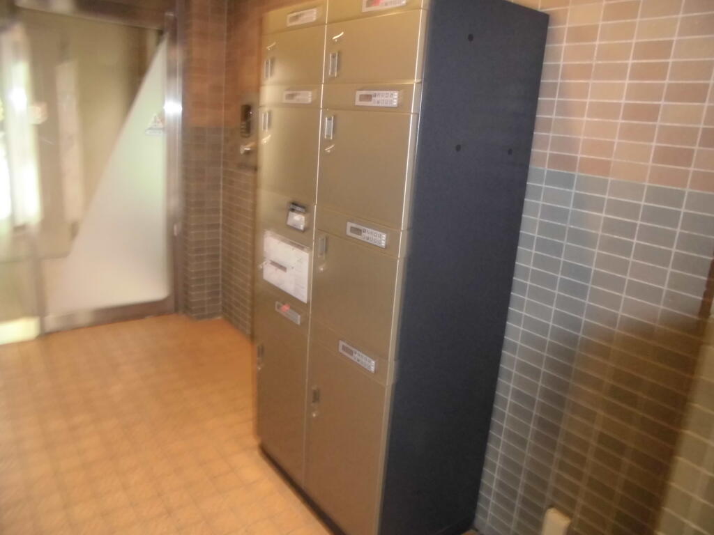 ロビー　宅配ＢＯＸ