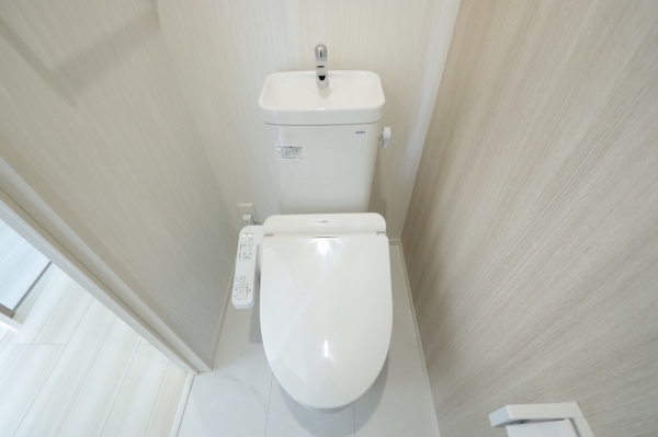 トイレ　温水シャワー付きトイレです