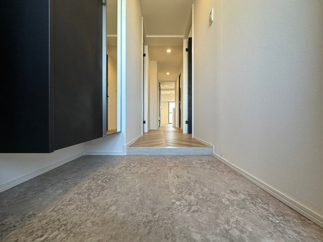 玄関　詳細は、RISUMO江坂本店までお問合せください♪