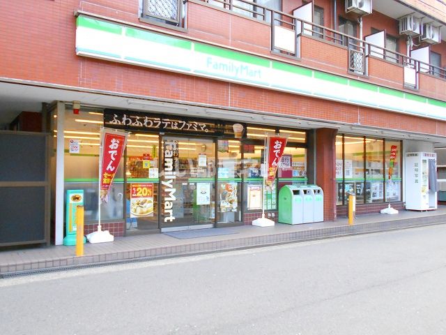コンビニ　ファミリーマート 奈良西大寺本町店（コンビニ）まで384m