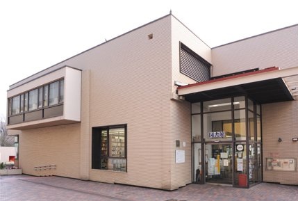 図書館　目黒区立目黒区民センター図書館（図書館）まで200m