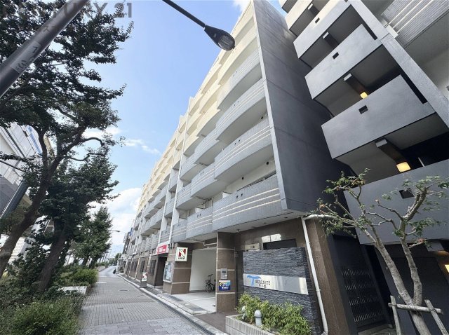 建物外観　オートロック、宅配ボックス付き