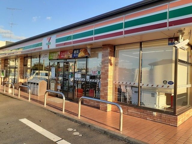 コンビニ　セブンイレブン花室店（コンビニ）まで450m