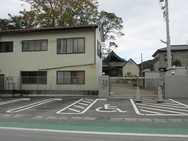 幼稚園・保育園　烏山保育園（幼稚園・保育園）まで800m