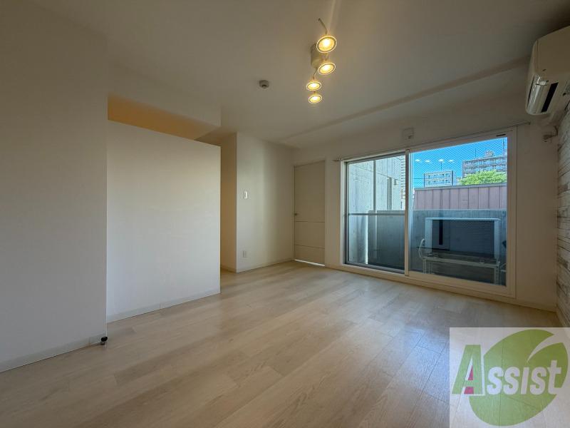 居室・リビング　広くてキレイなお部屋が広がっていて、充実した生活が送れそう。