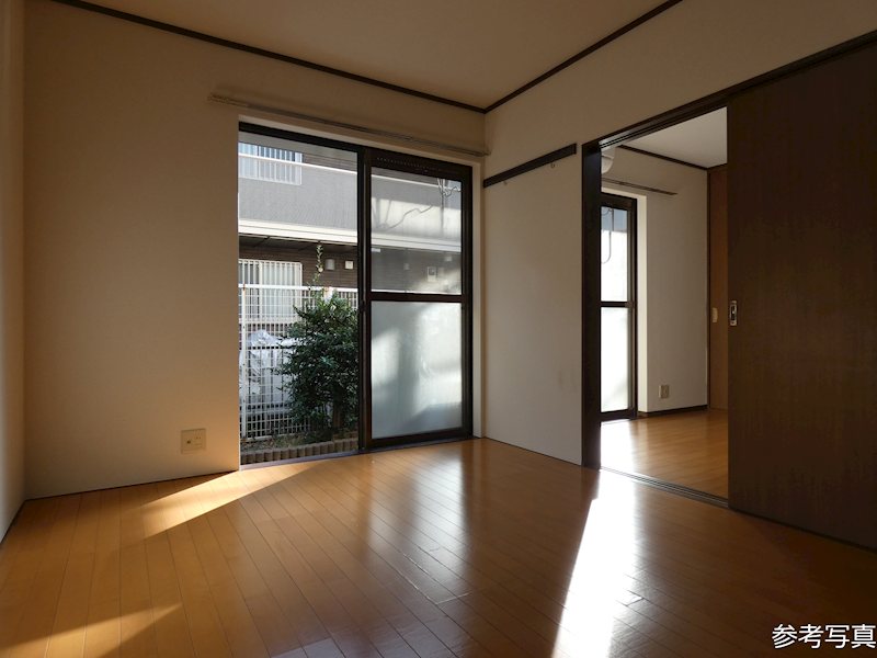 居室・リビング　東側洋室6帖