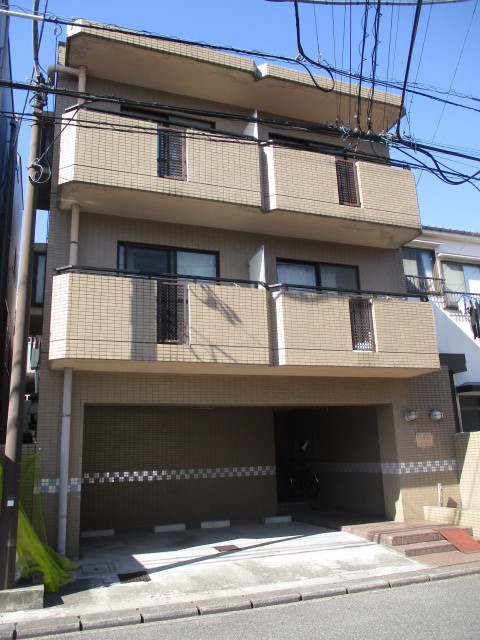 建物外観　東向き