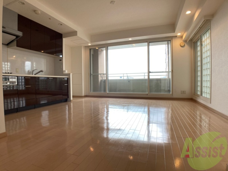 居室・リビング　広くてキレイなお部屋が広がっていて、充実した生活が送れそう。
