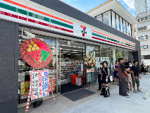 コンビニ　セブンイレブン広島牛田本町1丁目店（コンビニ）まで96m