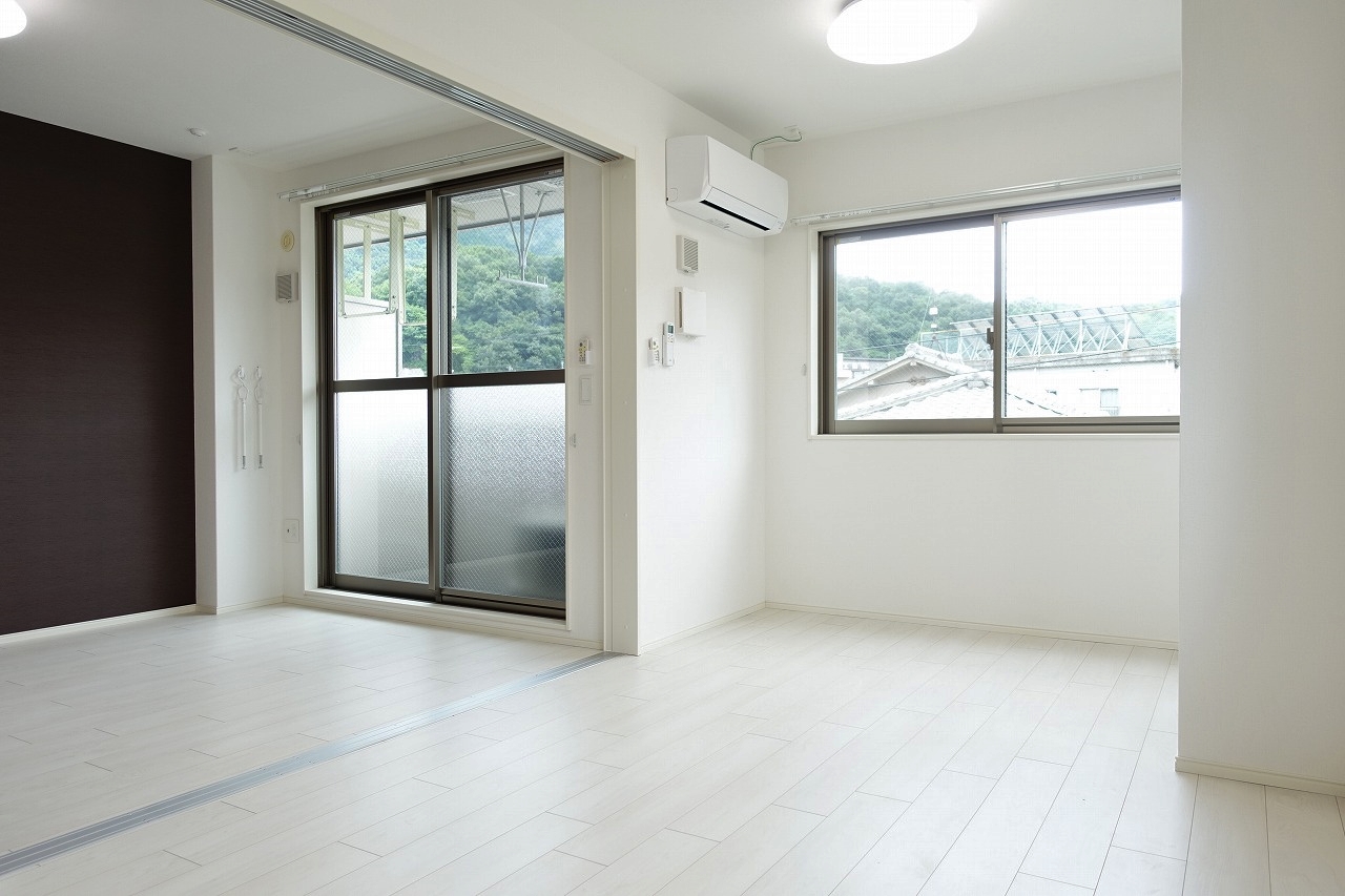 居室・リビング　最上階角部屋で明るい１ＬＤＫのお部屋♪