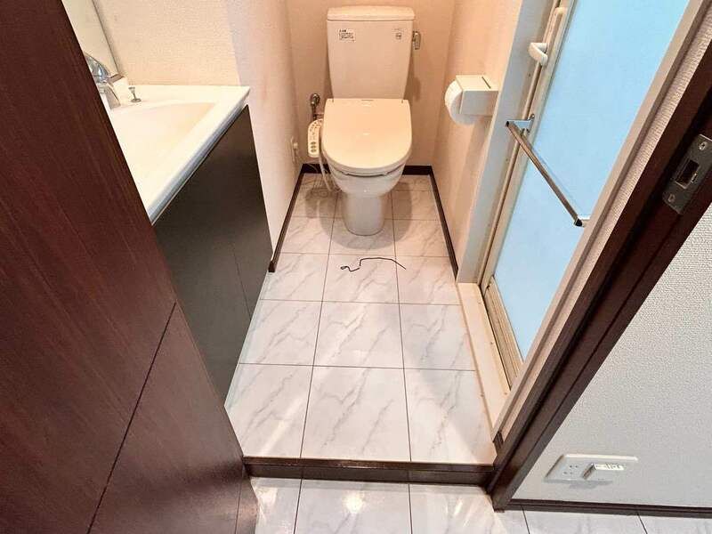 都営三田線 御成門駅 徒歩6分 12階建 築21年のトイレ写真