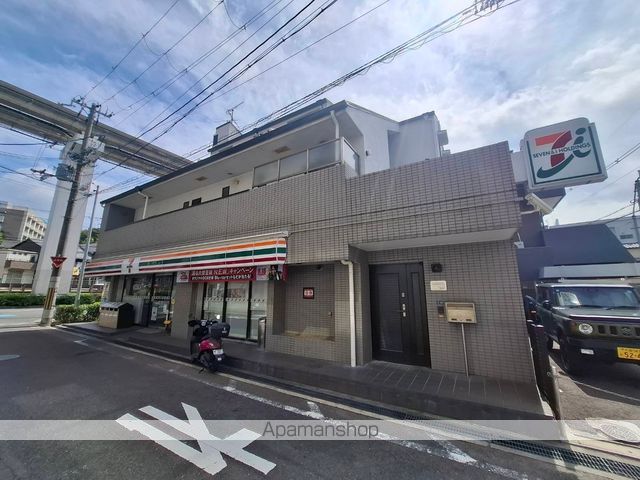 コンビニ　セブンイレブン（コンビニ）まで358m