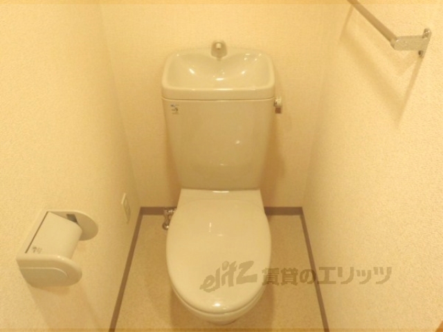 エステムコート御所南2のトイレ写真