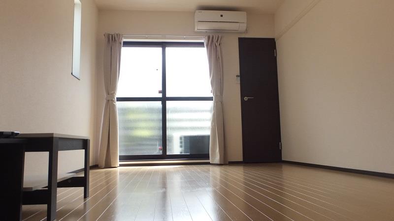 居室・リビング　高遮音界壁及び界床仕様で防音強化してます！