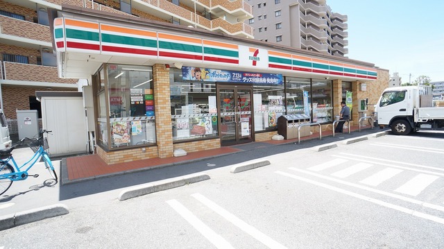 コンビニ　セブンイレブン船橋海神町南店（コンビニ）まで818m