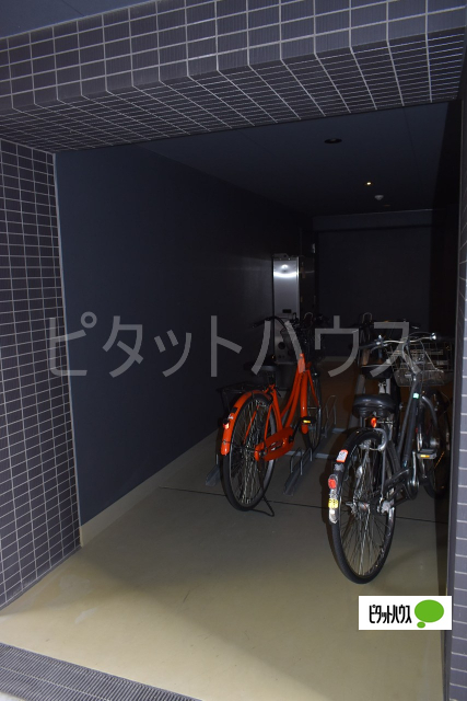 ブルーライン 阪東橋駅 徒歩2分 10階建 築9年の外観写真