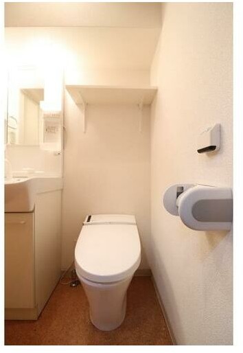 ドゥシェルIのトイレ写真