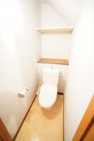 トイレ　※同物件・反転タイプの写真です。