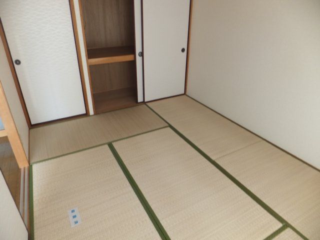 クィーンハイツ大治の内装写真