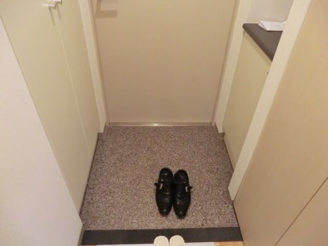 プライムアーバン西荻窪IIの玄関写真