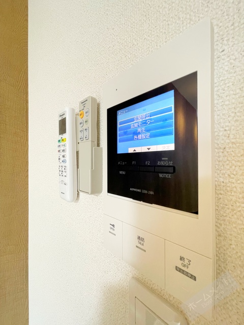 セキュリティ　カラーモニターホンで来訪者を確認できます♪