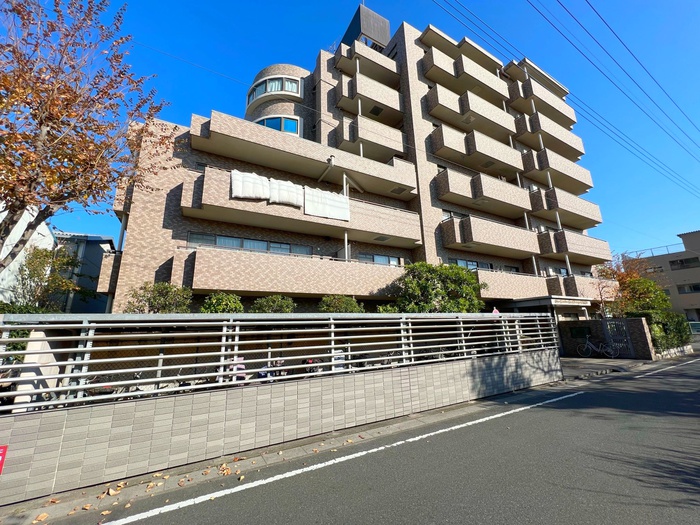 ライオンズマンション東川口AKAOの外観写真