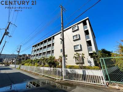 建物外観　エレベーター付きで重い荷物も楽々♪