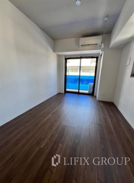 ブルーライン 伊勢佐木長者町駅 徒歩6分 8階建 築3年の居間写真