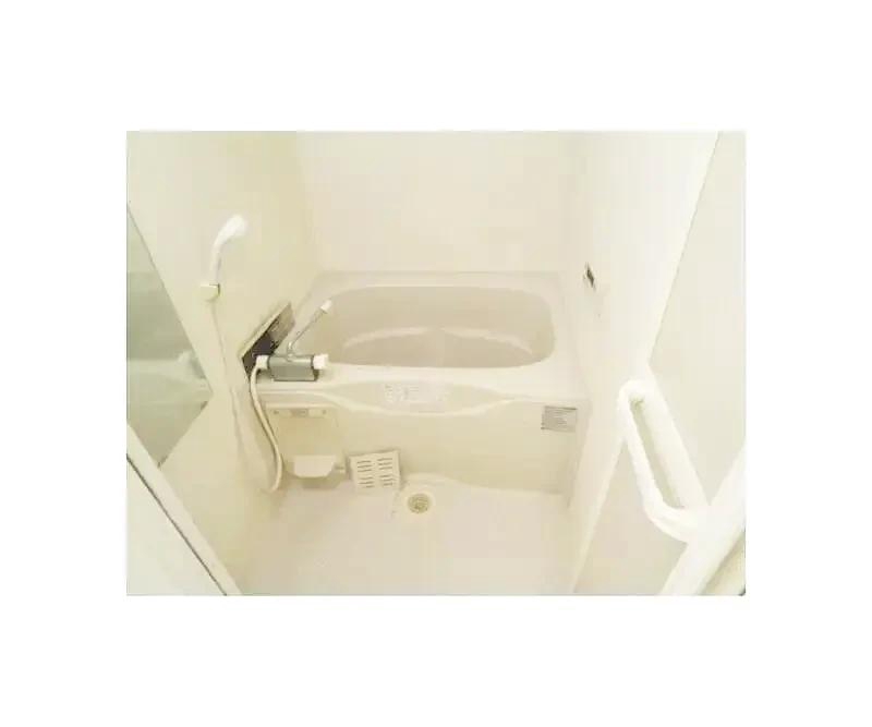 バス・シャワールーム　コンパクトで使いやすいお風呂です