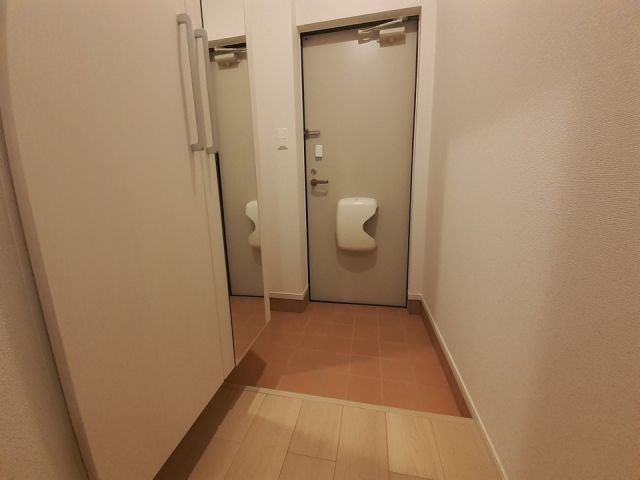 カーサ和泉 Aの玄関写真