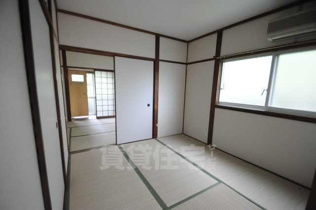 額田文化の居間写真