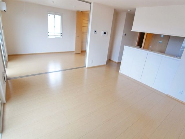 居室・リビング　☆角部屋は2面採光☆