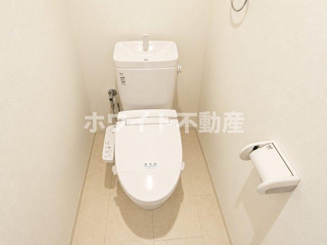 地下鉄谷町線 四天王寺前夕陽ケ丘駅 徒歩3分 11階建 築13年のトイレ写真