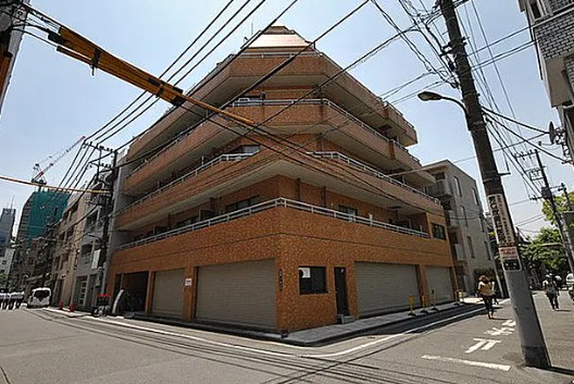 建物外観　外観は落ち着いています